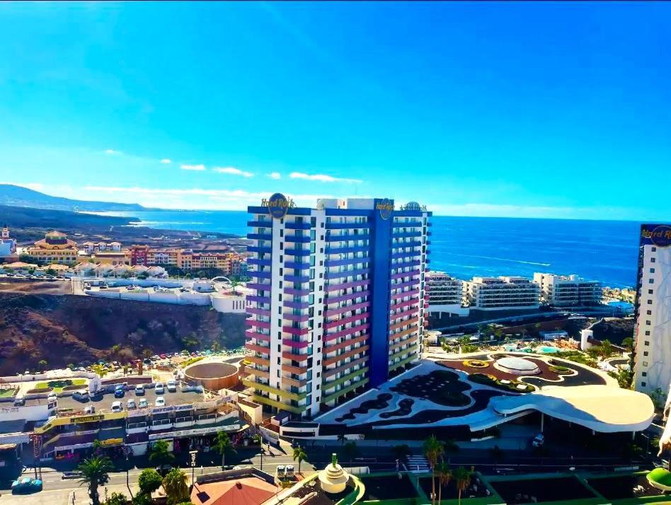 אדחה Skyline View Apartment - Free Private Parking Including & Guest Bonus מראה חיצוני תמונה