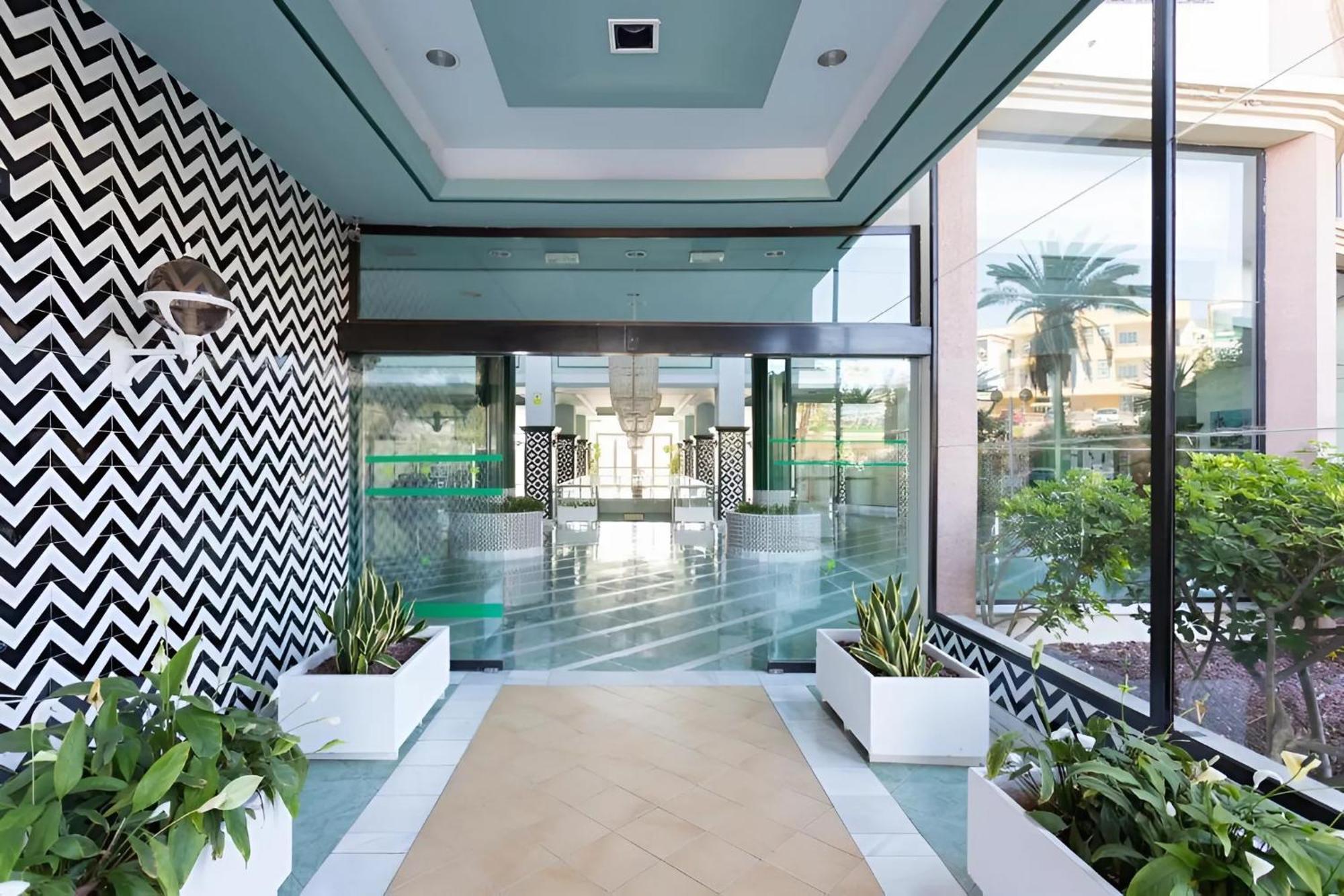 אדחה Skyline View Apartment - Free Private Parking Including & Guest Bonus מראה חיצוני תמונה