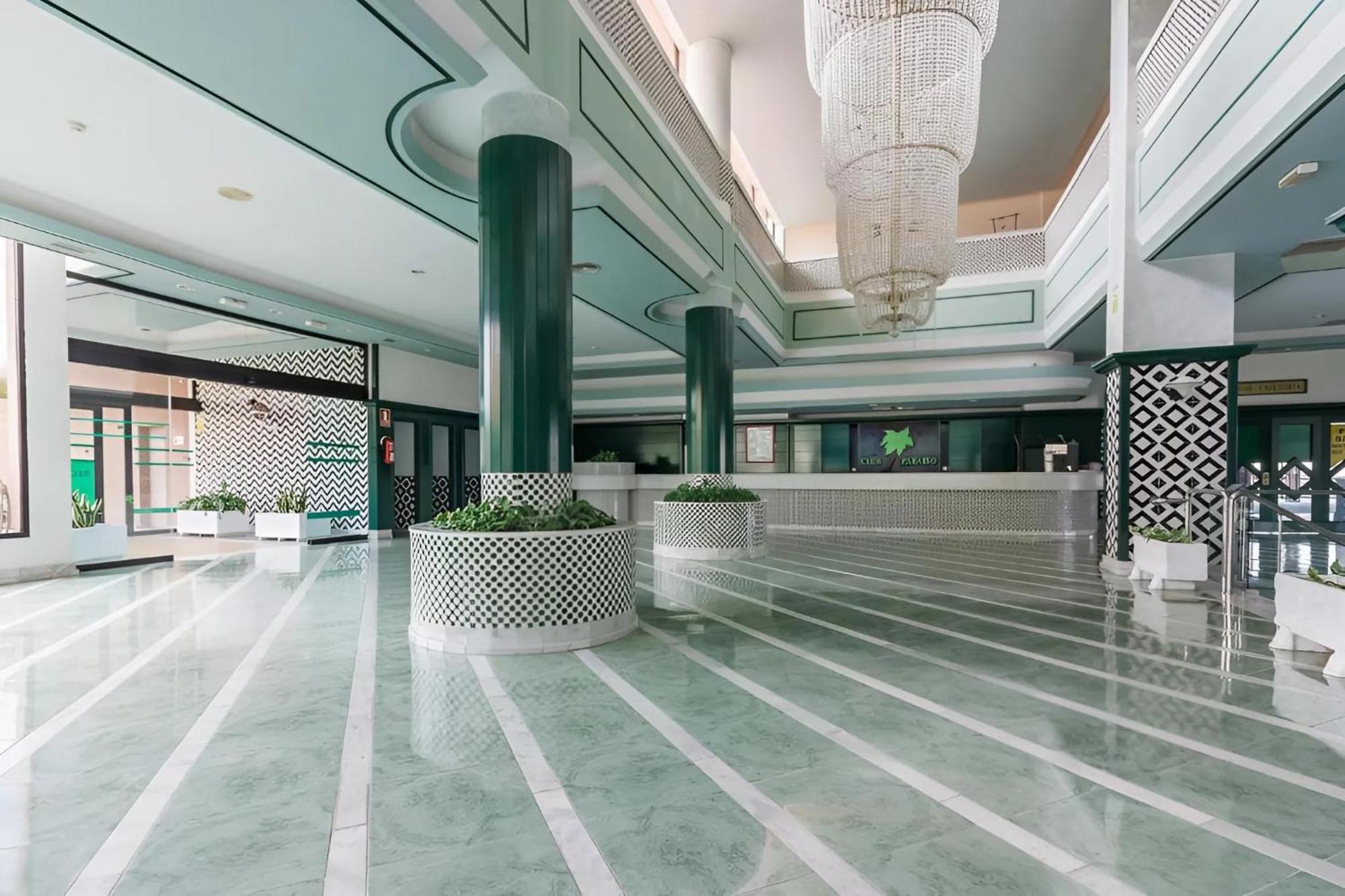 אדחה Skyline View Apartment - Free Private Parking Including & Guest Bonus מראה חיצוני תמונה